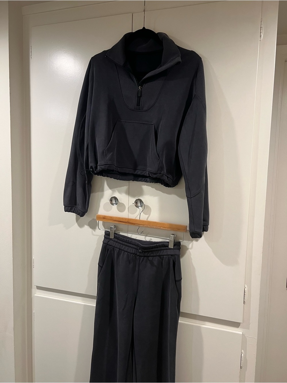 lululemon athletica black cropped half-zip pullover and pants set suede
